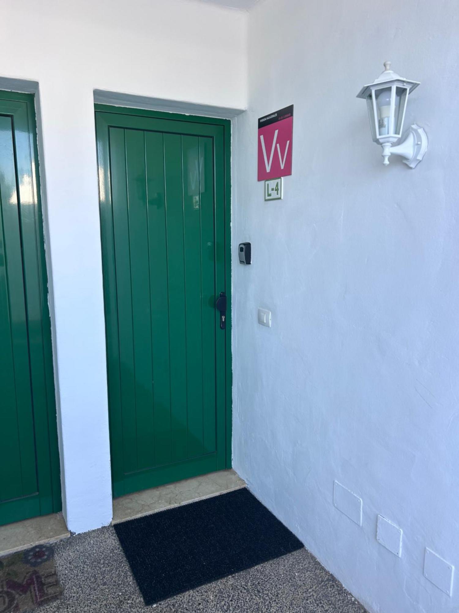 Casa Aurora Apartment Tias Bagian luar foto